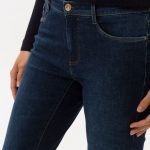 Crni jeans stoji svima, to je must have komad u svačijem ormaru. ✅ Ne propustite u našim trgovinama do 24.11. iskoristiti 30% popusta na sav ženske jeans! Only 85,95 KM -3️⃣0️⃣% ➡️ 60,15 KM snizenje