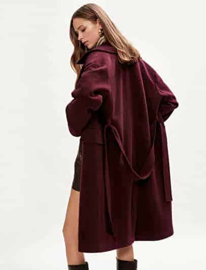 kaput, zenski kaput, zenska jakna, zimska zenska jakna, crna jakna, topla jakna, crni kaput, bez kaput, smedji kaput, smedja jakna, plava jakna, plavi kaput, crvena jakna, crveni kaput