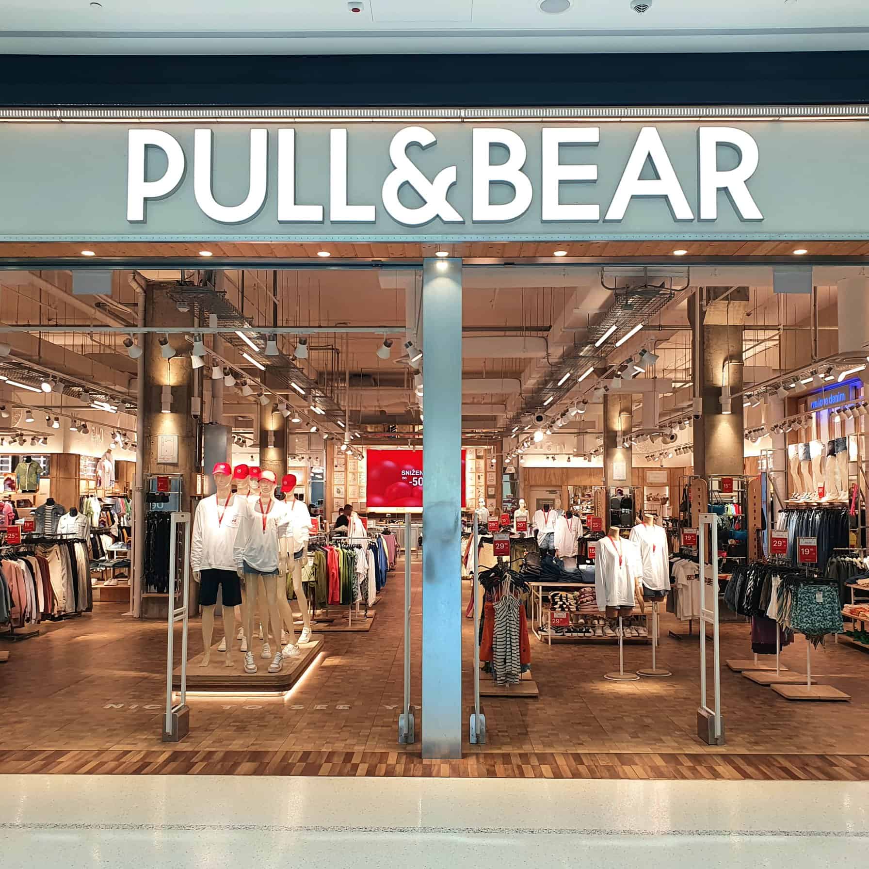 Pull&Bear SEZONSKO SNIZENJE do 50% juli 2022!