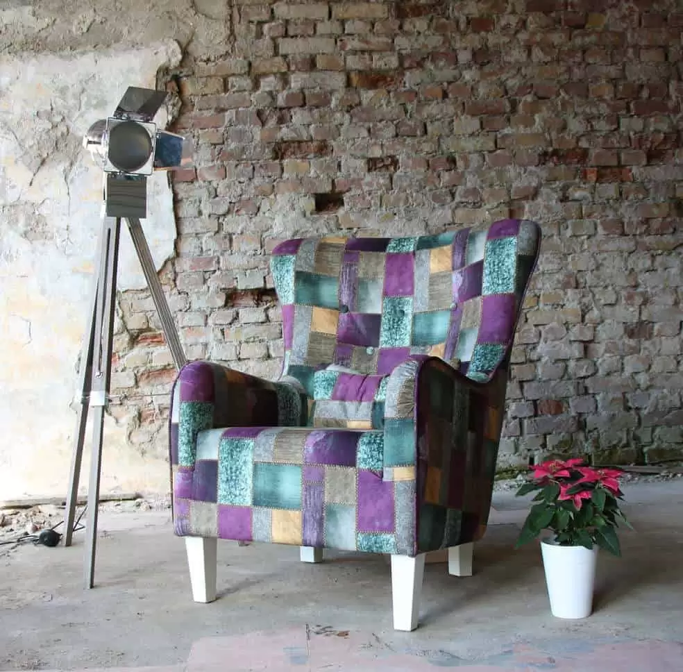 prelijap sarena fotelja. industrijski stil novo u sinkro trgovinama