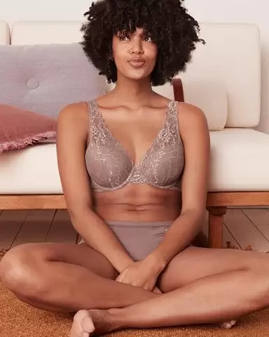 Jedna košulja. Tri načina. Iskoristite što više možete od Vaših klasika iz ormara. Bijela košulja voli da bude nošena više puta. cipkani ves