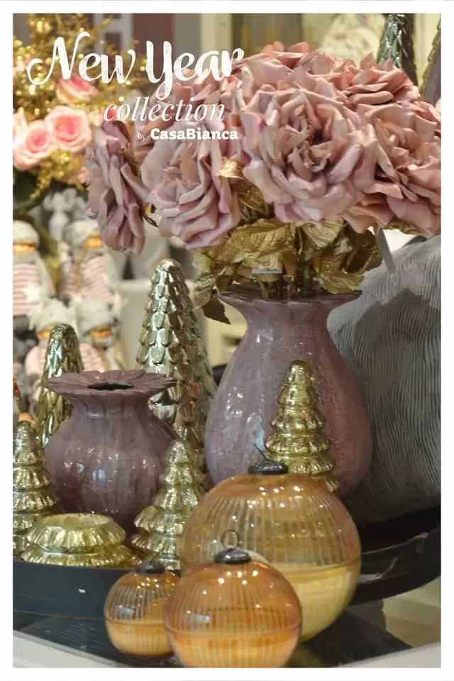 Hej, poželi, zamisli i požuri u #CasaBianca salon. Današnja inspiracija je Nova godina u pastelnim bojama ? u društvu balerina i nježnih ruža ? #CasaBiancaMagic #NewYearMagic ukrasi za jelku