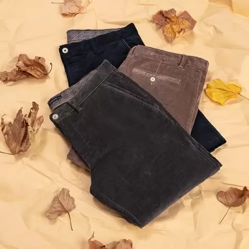 “Odijevati ljude u skladu s njihovim načinom života i budžetom i učiniti da se dobro osjećaju vjerujući da su “Svi zaslužili da se dobro odijevaju”. Pregled kompanije Osnovan 1985. godine u Francuskoj, brend LC Waikiki otkupio je sadašnji LC Waikiki Mağazacılık 1997 godine. Budući da je uzor mnogim brendovima svojim kolekcijama i maloprodajnom percepcijom i centar pristupačne mode, LC Waikiki je 17 godina zadržao svoj stalni porast kao Turski brend pod okriljem LC Waikiki Mağazacılık. Danas, LC Waikiki Mağazacılık, Turska vodeća kompanija među maloprodajnim lancima, pruža usluge milionima ljudi sa oko 500 LC Waikiki trgovina u 141 gradu i 23 države svijeta. LC Waikiki održava svoju poziciju tržišnog lidera u turskom izvještajnom indeksu potrošnje gotove odjeće, izrađenom i objavljenom od strane KMP polugodišnjeg izvještaja od ljeta 2004. godine. Cilj je ući među top tri pozicije u Europi... LC Waikiki Mağazacılık, koji je započeo sa svojim međunarodnim investicijama 2009. godine, svoju prvu trgovinu otvorio je u Rumuniji. Sa svoje 647 trgovine u 31 državi uključujući Albaniju, Armeniju, Azerbejdžan, Bjelorusiju, Bosnu i Hercegovinu, Bugarsku, Egipat, Gruziju, Irak, Iran, Kazakistan, Kosovo, Kirgistan, Makedoniju, Maroko, Poljsku, Rumuniju, Rusiju, Saudijsku Arabiju, Ukrainu, Ujedinjene Arapske Emirate. LC Waikiki Mağazacılık posluje s vizijom o postanku jedne od tri najuspješnije trgovine u Europi do 2023. godine. Za više informacija molimo posjetite stranicu: corporate.lcwaikiki.com Nađi svoju najbližu trgovinu na: http://corporate.lcwaikiki.com/en-US/Stores pantalone