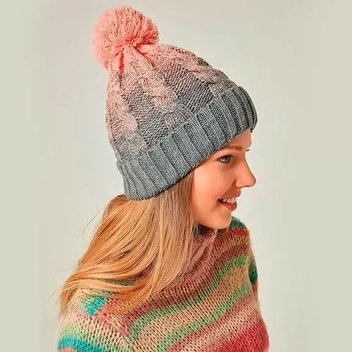 “Odijevati ljude u skladu s njihovim načinom života i budžetom i učiniti da se dobro osjećaju vjerujući da su “Svi zaslužili da se dobro odijevaju”. Pregled kompanije Osnovan 1985. godine u Francuskoj, brend LC Waikiki otkupio je sadašnji LC Waikiki Mağazacılık 1997 godine. Budući da je uzor mnogim brendovima svojim kolekcijama i maloprodajnom percepcijom i centar pristupačne mode, LC Waikiki je 17 godina zadržao svoj stalni porast kao Turski brend pod okriljem LC Waikiki Mağazacılık. Danas, LC Waikiki Mağazacılık, Turska vodeća kompanija među maloprodajnim lancima, pruža usluge milionima ljudi sa oko 500 LC Waikiki trgovina u 141 gradu i 23 države svijeta. LC Waikiki održava svoju poziciju tržišnog lidera u turskom izvještajnom indeksu potrošnje gotove odjeće, izrađenom i objavljenom od strane KMP polugodišnjeg izvještaja od ljeta 2004. godine. Cilj je ući među top tri pozicije u Europi... LC Waikiki Mağazacılık, koji je započeo sa svojim međunarodnim investicijama 2009. godine, svoju prvu trgovinu otvorio je u Rumuniji. Sa svoje 647 trgovine u 31 državi uključujući Albaniju, Armeniju, Azerbejdžan, Bjelorusiju, Bosnu i Hercegovinu, Bugarsku, Egipat, Gruziju, Irak, Iran, Kazakistan, Kosovo, Kirgistan, Makedoniju, Maroko, Poljsku, Rumuniju, Rusiju, Saudijsku Arabiju, Ukrainu, Ujedinjene Arapske Emirate. LC Waikiki Mağazacılık posluje s vizijom o postanku jedne od tri najuspješnije trgovine u Europi do 2023. godine. Za više informacija molimo posjetite stranicu: corporate.lcwaikiki.com Nađi svoju najbližu trgovinu na: http://corporate.lcwaikiki.com/en-US/Stores kapa