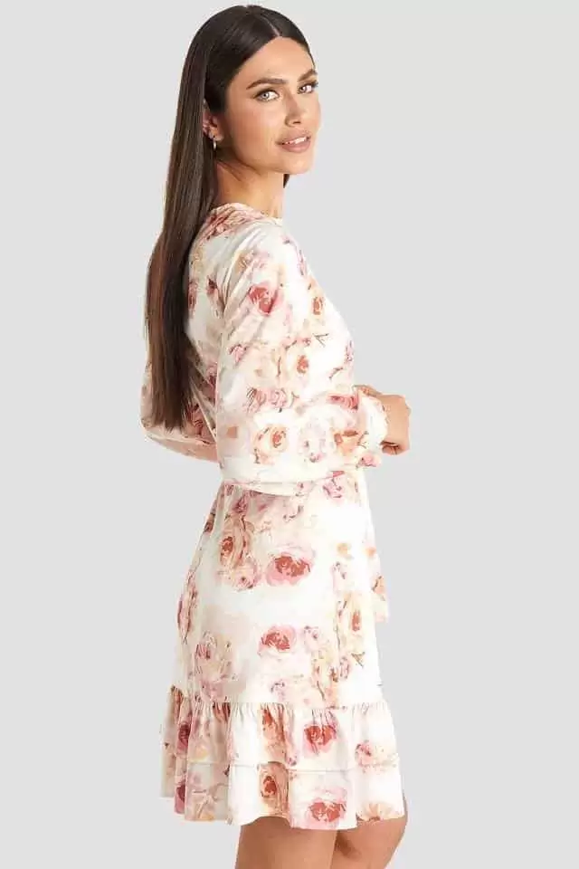 Tiffany snizenje. Tiffany raspordaja. haljine. bluze.