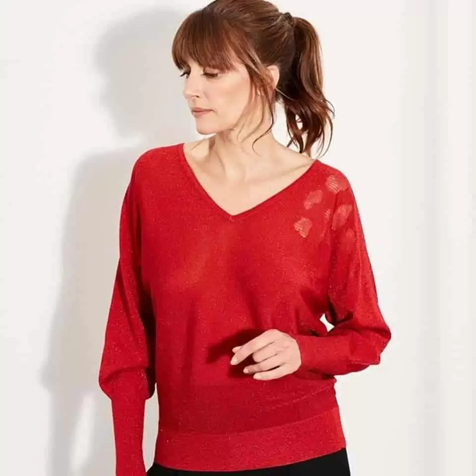 Francuski brend UnJourAilleurs namjenjen je ženama koje žele biti elegantne u svim prilikama, bilo da su poslovne, društvene ili opuštene. Azel france