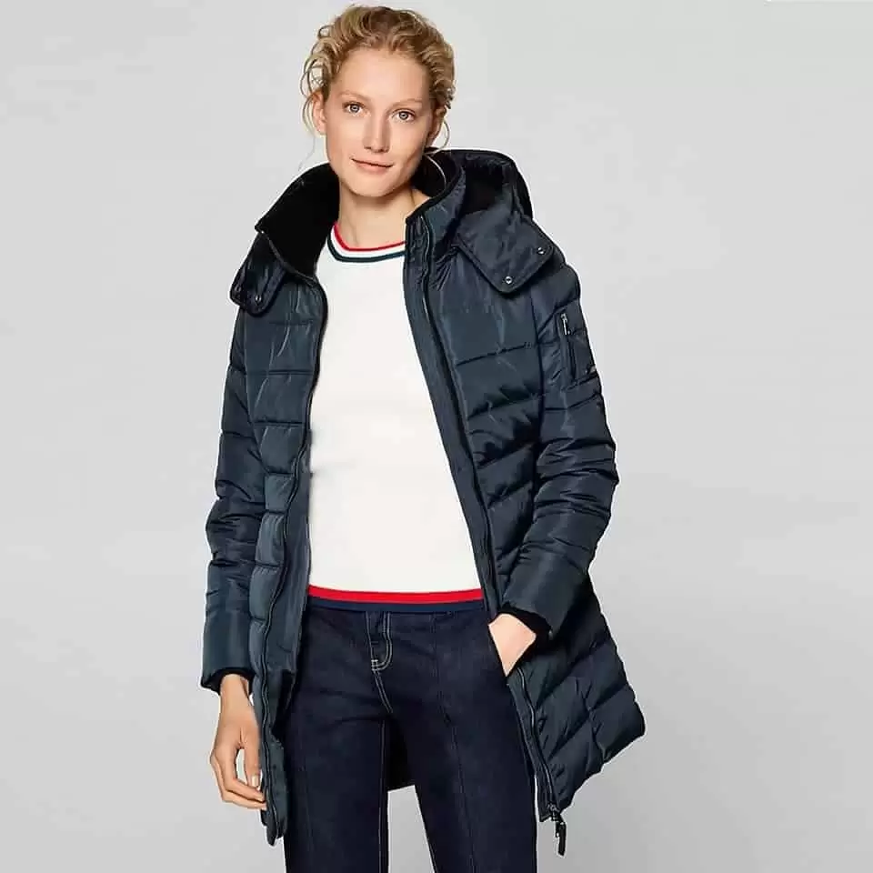 Nova kolekcija azel france. snizenje azel zimska topla jakna. crna jakna.