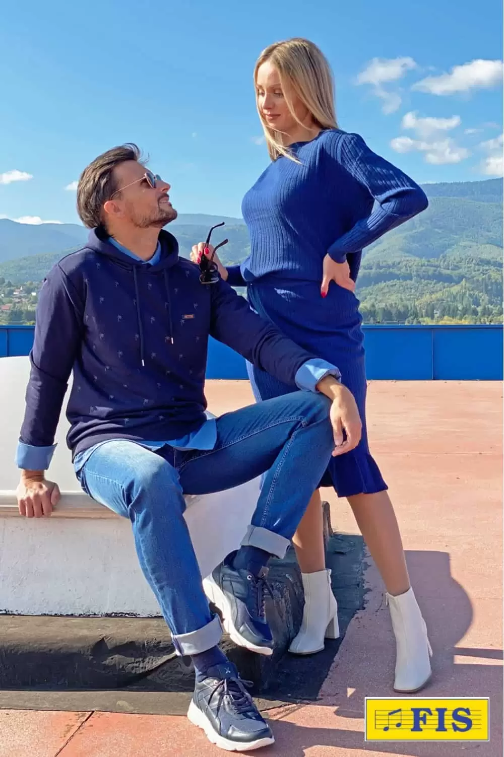 plava haljina, zenska plava haljina, haljina, zenske haljice, muska majica, muska kosulja, kosulja, farmerice, jeans