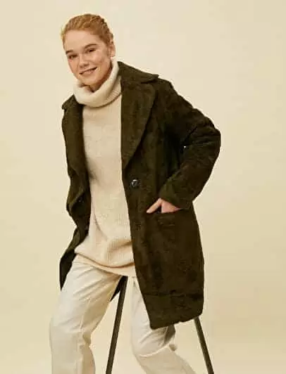 kaput, zenski kaput, zenska jakna, zimska zenska jakna, crna jakna, topla jakna, crni kaput, bez kaput, smedji kaput, smedja jakna, plava jakna, plavi kaput, crvena jakna, crveni kaput