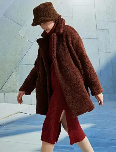 kaput, zenski kaput, zenska jakna, zimska zenska jakna, crna jakna, topla jakna, crni kaput, bez kaput, smedji kaput, smedja jakna, plava jakna, plavi kaput, crvena jakna, crveni kaput