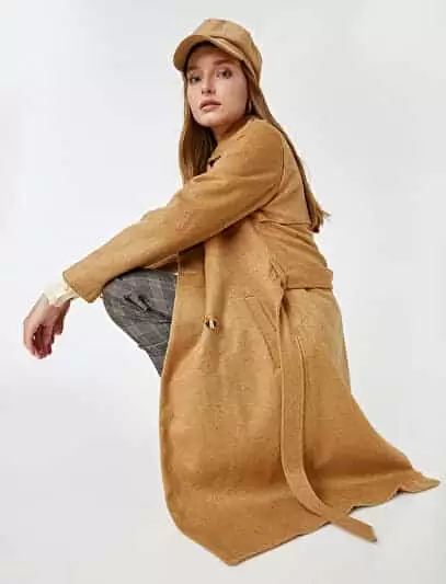 kaput, zenski kaput, zenska jakna, zimska zenska jakna, crna jakna, topla jakna, crni kaput, bez kaput, smedji kaput, smedja jakna, plava jakna, plavi kaput, crvena jakna, crveni kaput