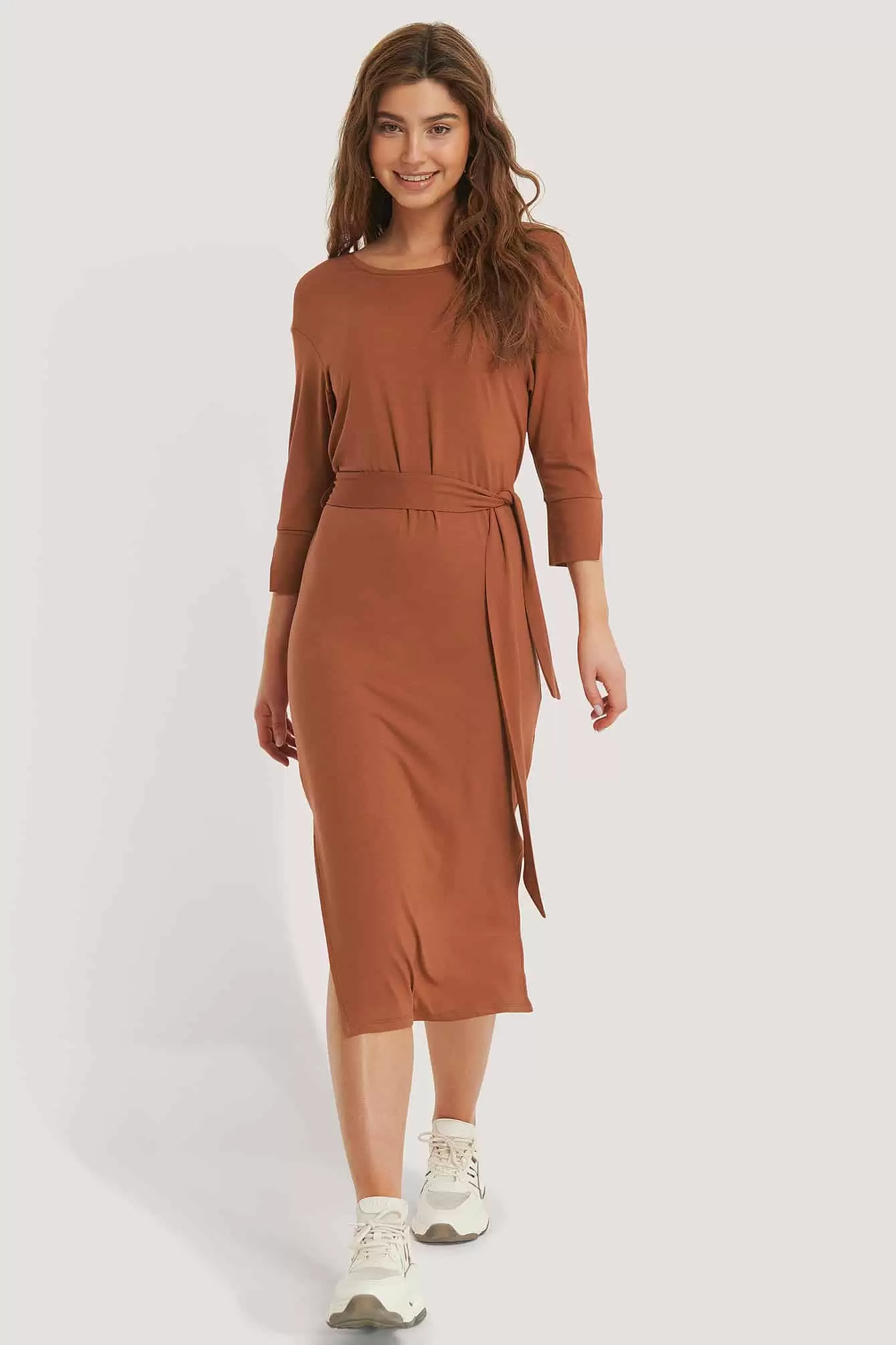 tiffany, tiffany haljina, tiffany crna haljina, crna hljina, tiffany snizenje, tiffany akcija, tiffany popusti, smedja haljina, svecana haljina, roza haljina, plava hakljina, midi haljina, haljina do koljena, lagana haljina,