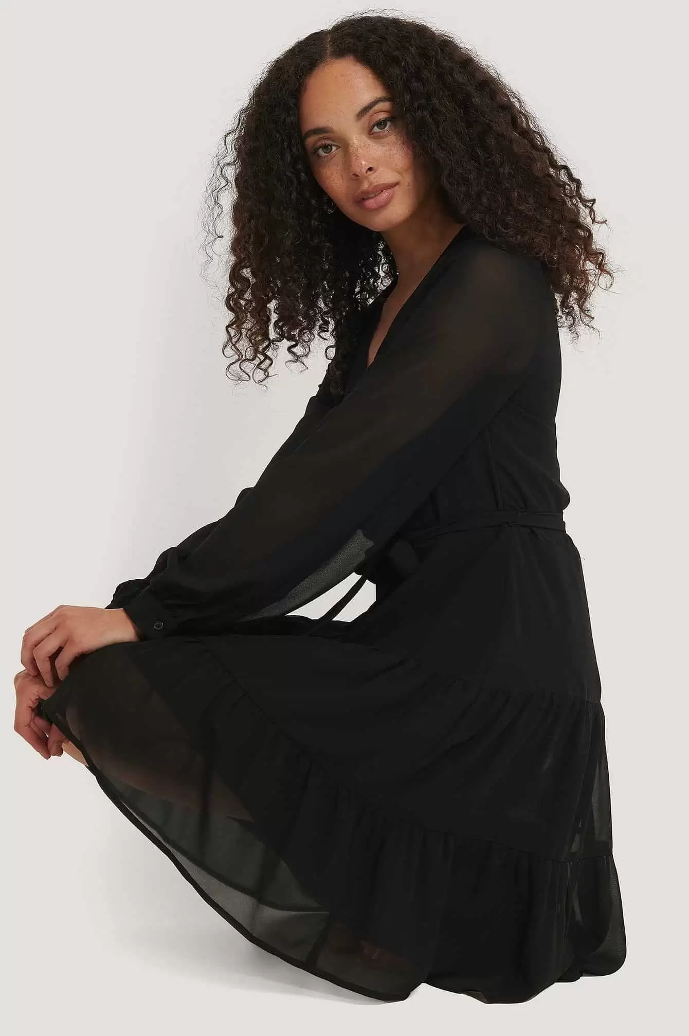 tiffany, tiffany haljina, tiffany crna haljina, crna hljina, tiffany snizenje, tiffany akcija, tiffany popusti, smedja haljina, svecana haljina, roza haljina, plava hakljina, midi haljina, haljina do koljena, lagana haljina, 