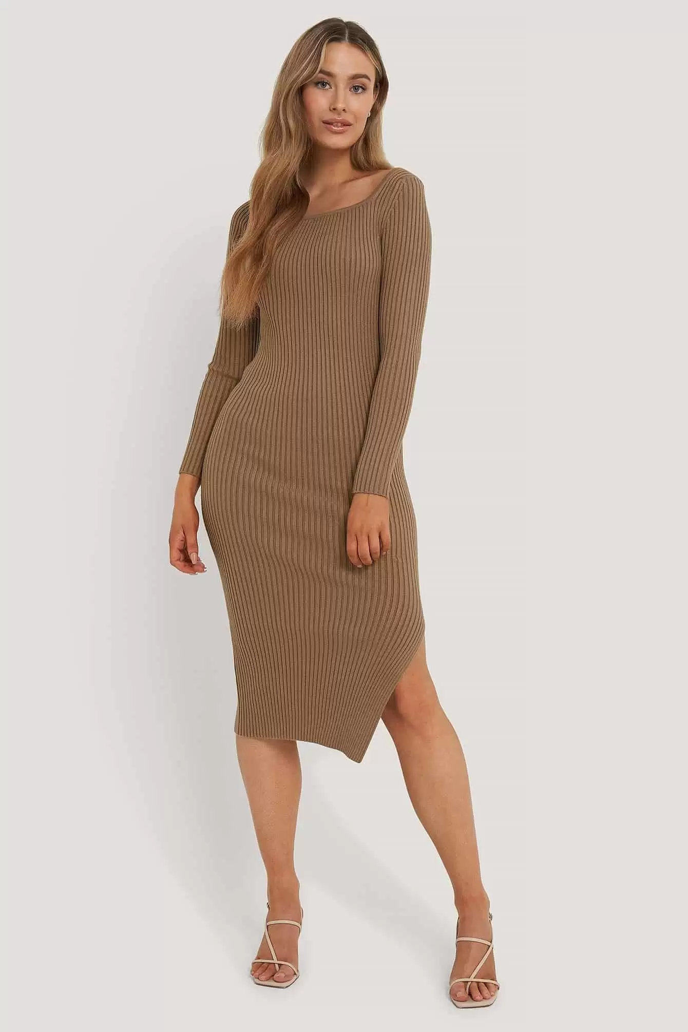 tiffany, tiffany haljina, tiffany crna haljina, crna hljina, tiffany snizenje, tiffany akcija, tiffany popusti, smedja haljina, svecana haljina, roza haljina, plava hakljina, midi haljina, haljina do koljena, lagana haljina,