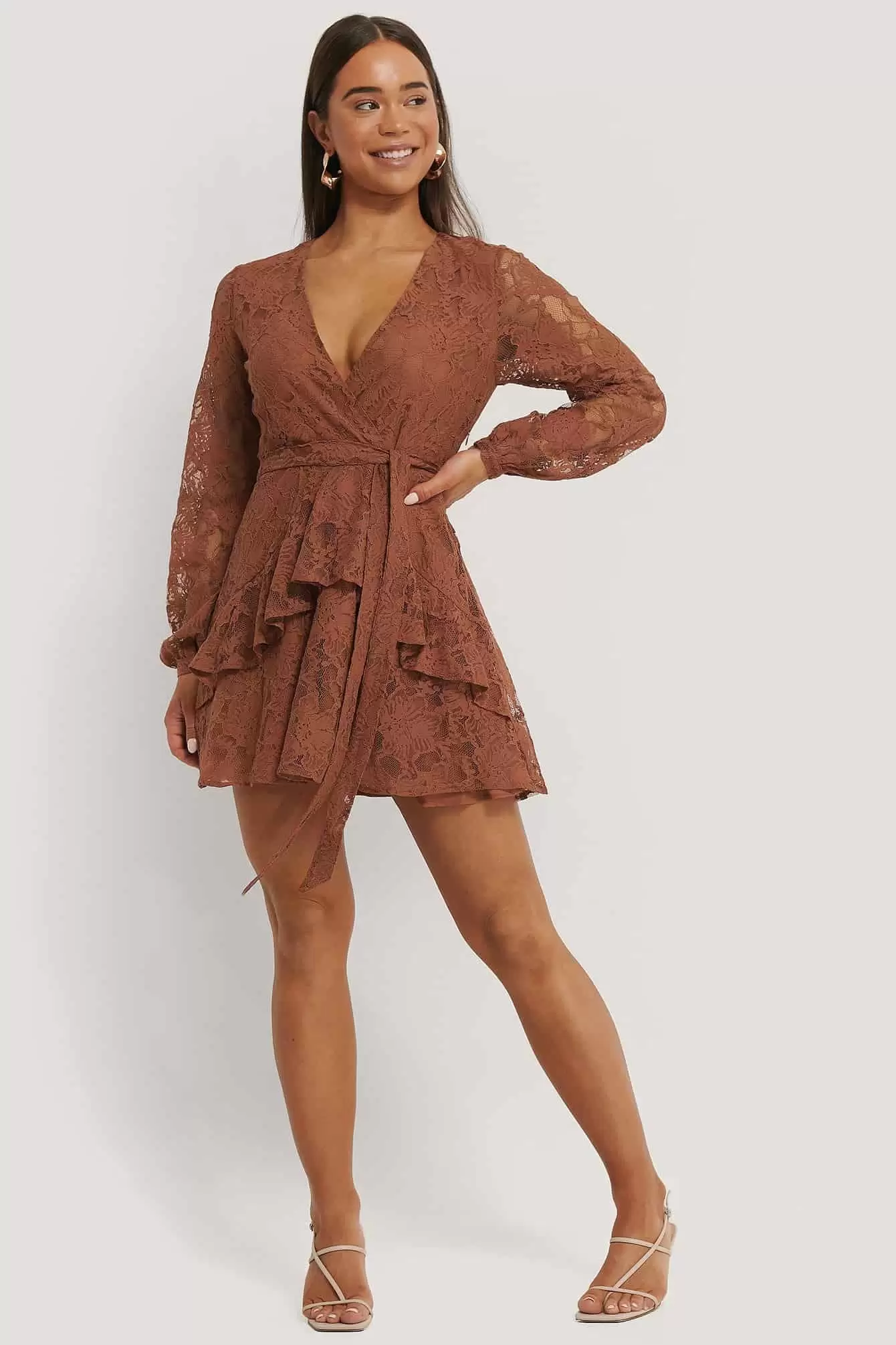 tiffany, tiffany haljina, tiffany crna haljina, crna hljina, tiffany snizenje, tiffany akcija, tiffany popusti, smedja haljina, svecana haljina, roza haljina, plava hakljina, midi haljina, haljina do koljena, lagana haljina, 