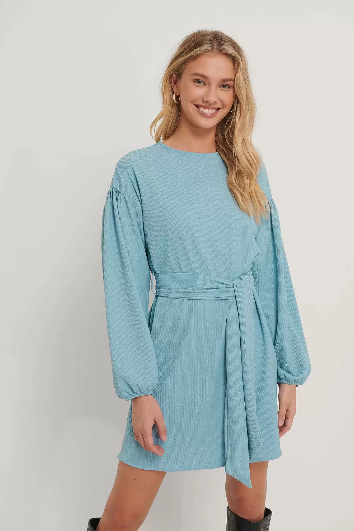 tiffany, tiffany haljina, tiffany crna haljina, crna hljina, tiffany snizenje, tiffany akcija, tiffany popusti, smedja haljina, svecana haljina, roza haljina, plava hakljina, midi haljina, haljina do koljena, lagana haljina,