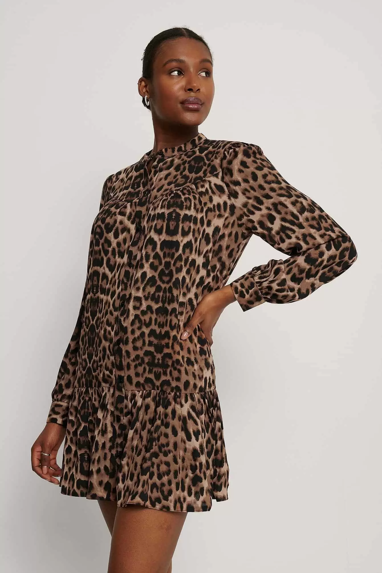 tiffany, tiffany haljina, tiffany crna haljina, crna hljina, tiffany snizenje, tiffany akcija, tiffany popusti, smedja haljina, svecana haljina, roza haljina, plava hakljina, midi haljina, haljina do koljena, lagana haljina,