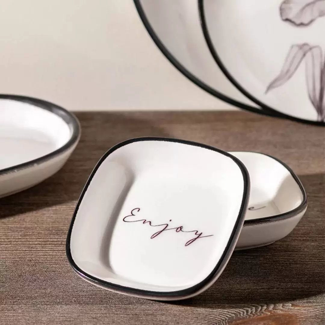 LC Waikiki ima odličnu ponudu posudja i časa. LC Waikiki Home će vas oduševiti!