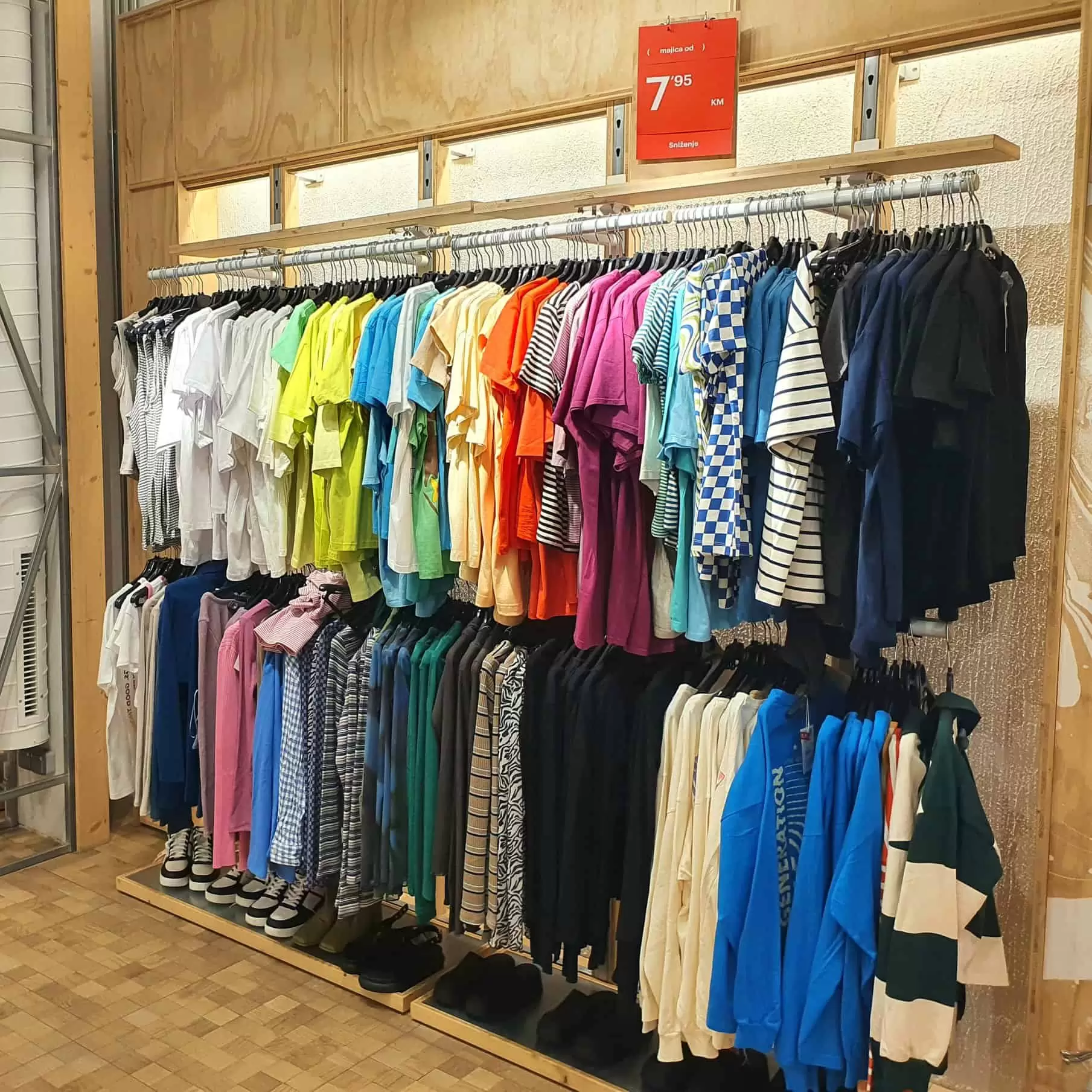 Pull&Bear SEZONSKO SNIZENJE do 50% juli 2022!