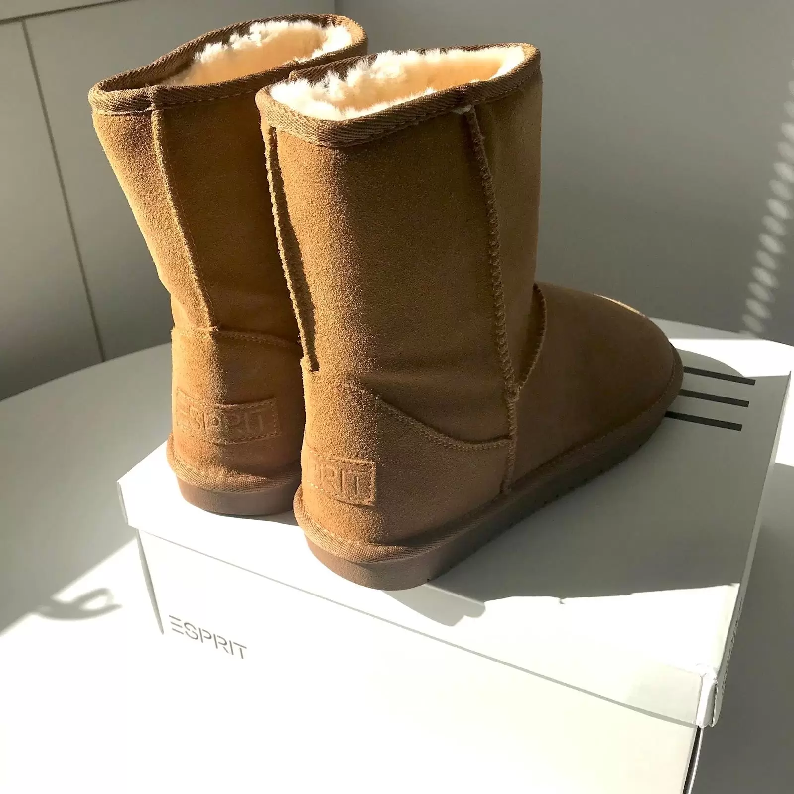 HIT, HIT ponuda u Azel France prodavnicama! Esprit čizme po cijeni od 64,95KM!