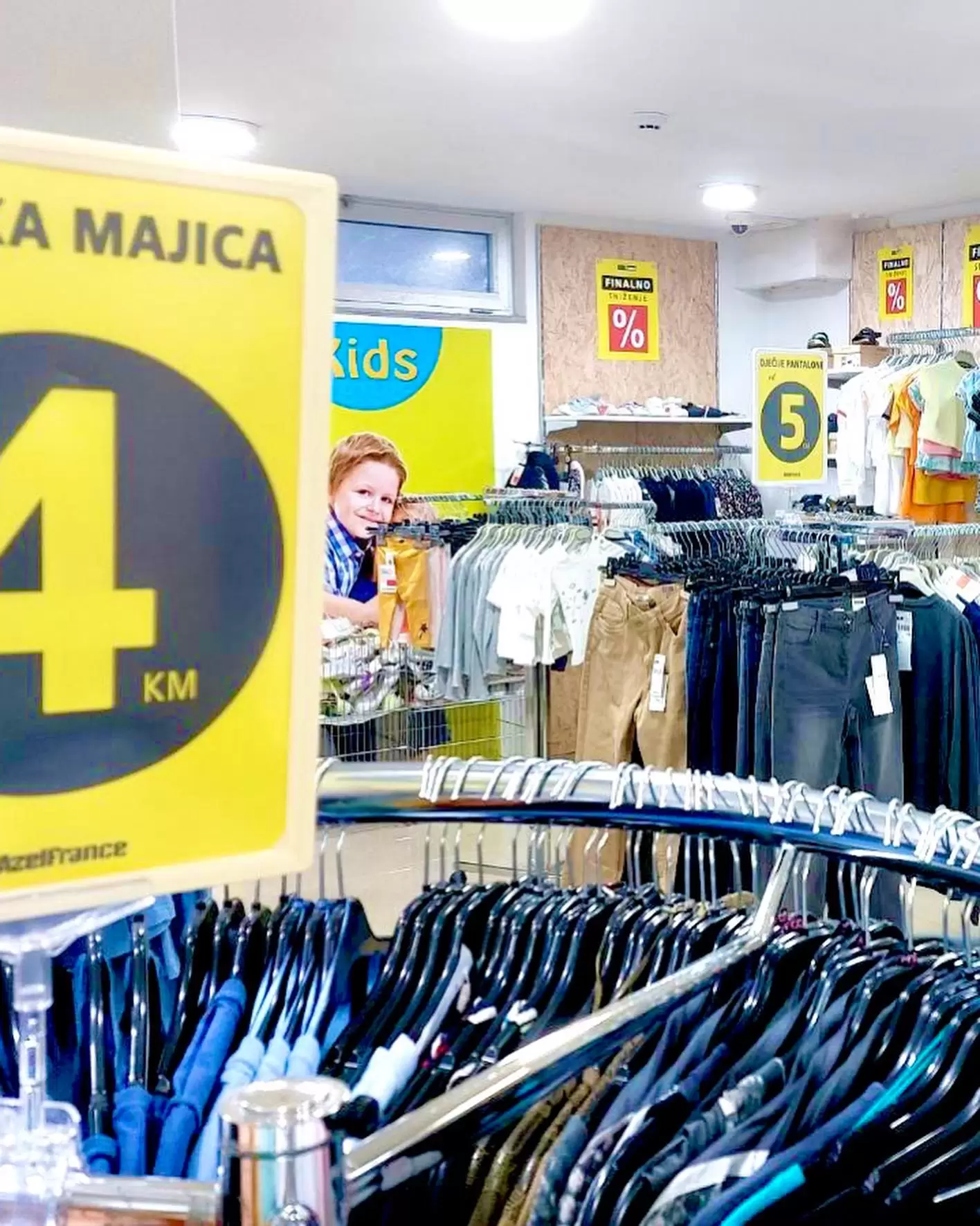 Azel France SNIŽENJE do 70%