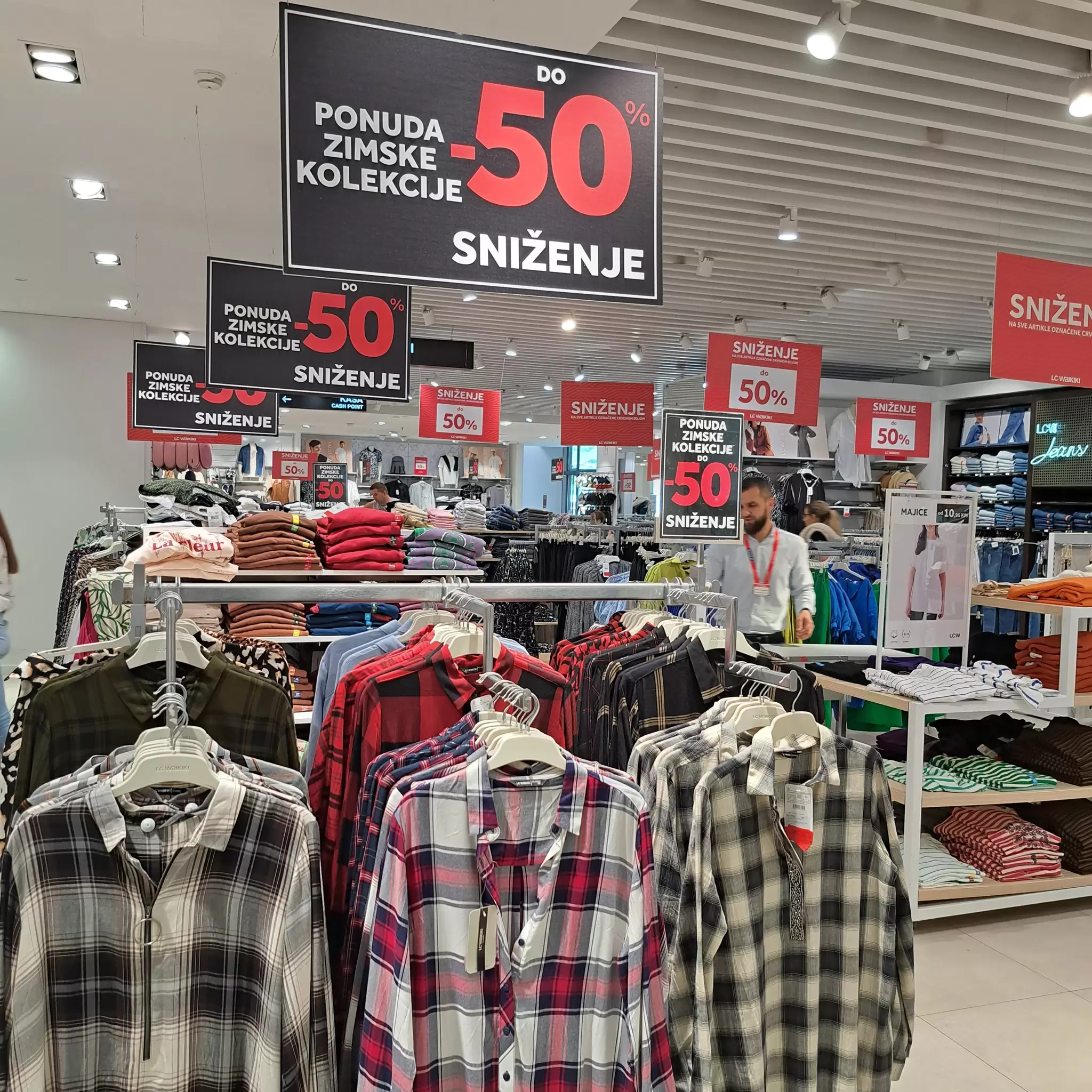 U LC Waikiki  vas očekuju sniženja do 50%